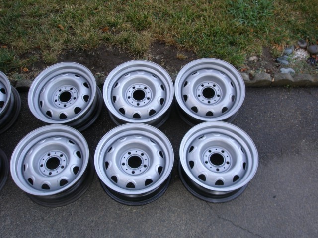 RALLYE WHEELS Painted & Cleaned 004 (Small).JPG