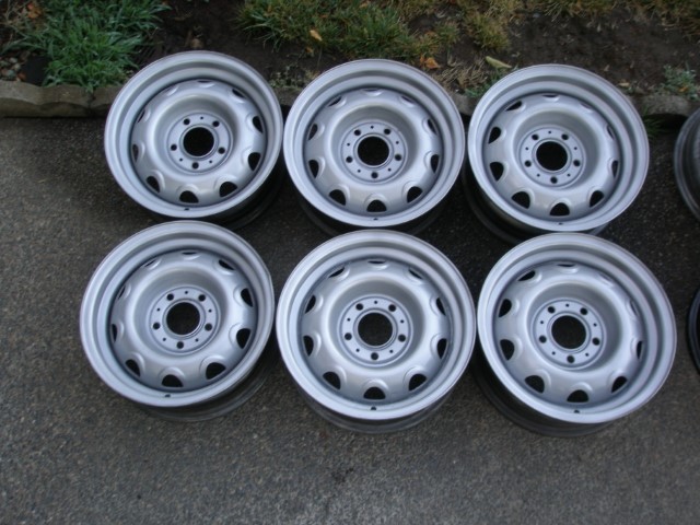 RALLYE WHEELS Painted & Cleaned 005 (Small).JPG